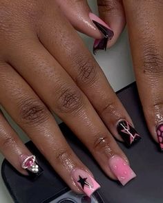 Medium Size Acrylic Nails Designs, Nail Ideas Gel X Square, Cute Nail Inspo Square, Freestyle Short Nails, Nails Designs 2024, Middle Length Nails, Dope Nails Square, Short Nail Sets Acrylic, Nails Middle Length