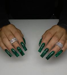 Coffin Nail Ideas Green, Square Nails Marble, Green Marble Nails Acrylic, Dark Green Marble Nails, Green Square Acrylic Nails, Square Green Nails, Marble Green Nails, Green Long Nails, Winter Nails Green