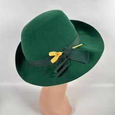 Color: Dark Green Grosgrain Ribbon And Bakelite "Hatpin" Trim Crown Measurement: Approximately 22" Circumference Condition: Very Good Vintage Condition. I See No Flaws To Note. However, This Item Is Around 80 Years Old And Minor Imperfections From Wear And Age Should Be Expected. Retro Green Brimmed Hat, 1930s Womens Hats, 1934 Hats, 1940s Felt Hat, 1930’s Hats, Womens Fedora Hat, 1930s Hats, Womens Fedora, Elegant Hats