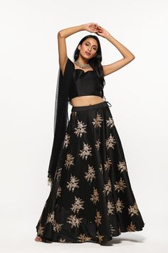 Stop and Stare is a must have in your wardrobe fir this festive season! . . . . . . . . . . . #diyaonline #diyaskin #ootd #ootn #happy #indianwear #indianoutfit #punjabi #punjabifashion #diwali #diwali18 #diwalioutfit #streetstyle #lehenga #lehengacholi Indian Outfit, Festive Season