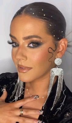 Rhinestone Hair And Makeup, Rhinestone Makeup And Hair, Rhine Stone Hairstyles, Glam Stage Makeup, Crystals On Hair, High Ponytail With Rhinestones, Rinestone In Hair, Diamonds In Hair Jewels, Hairstyle For Sequin Dress