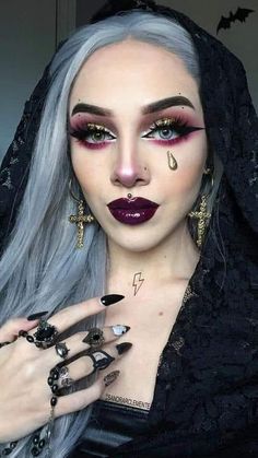 Dark Fairy Makeup, Witchy Makeup, Halloween Makeup Witch, Fashion And Makeup, Creepy Halloween Makeup, Vampire Makeup, Cute Halloween Makeup, Witch Makeup, Rave Makeup