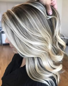 Long Bob For Thinning Hair, Grey Balayage, Fall Color Trend, Warm Balayage, Hair Color Blonde Highlights, Perfect Blonde Hair, Bold Hair Color, Latest Hair Color, Blonde Ambition