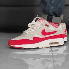 Nike Wishlist, Air Max 1s, Tumblr Pictures, Retro Pictures, Hypebeast Wallpaper, Sneaker Collection, Air Max Sneakers, Make Sure, Air Max