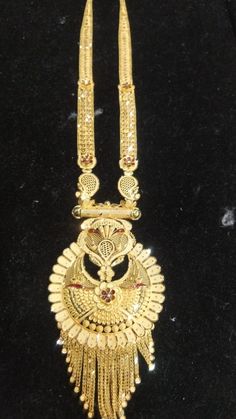 Rani Har, Desi Jewellery, Tika Jewelry, Gold Necklace Price, Indian Gold Necklace Designs, Pearl Earrings Designs, Long Haram, Rani Haar