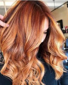 Apple Cider Hair Is The Prettiest Warm Color Trend For Fall - Page 2 of 7 - VIVA GLAM MAGAZINE™ Apple Cider Hair, Red Hair With Highlights, Strawberry Blonde Hair Color, Black Hair Dye, Ginger Hair Color, Dark Red Hair, Green Wig, Viva Glam, Hair Color Auburn