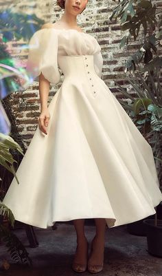 Gaun Fashion, Sewing 101, Fashion 1950s, Fantasy Dress, Glam Dresses, Classy Dress, Elegant Outfit, Chic Dress