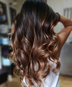 2020 Hair Trends, Medium Length Brown Hair, Very Easy Hairstyles, Summer Hair Trends, Long Haircuts, Thick Wavy Hair, Classic Bob, Braided Bun Hairstyles, Wavy Haircuts