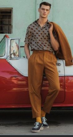 50s Mens Fashion, Shorts Inspiration, 70s Fashion Men, Mode Poses, Don Pedro, Look Retro, Outfit Chic, Mens Fashion Photography, Mens Fashion Inspiration