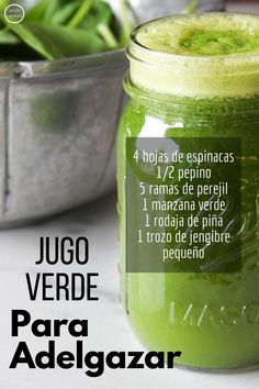 Jugo de acelga para adelgazar  INGREDIENTES: 4 hojas de espinacas 1/2 pepino 5 ramas de perejil 1 manzana verde 1 rodaja de piña 1 trozo de jengibre pequeño . #bajardepeso #dieta #adelgazar #comoadelgazar #jugoverde #jugosnaturales #jugoparaadelgazar #jugoparabajardepeso #jugoparaperderpeso #jugodetox #jugoterapia #remediosjhonlandox #zumos #zumosparaadelgazar Juicing With A Blender, Creme Anti Age, Organic Juice, Healthy Drinks Recipes, Detox Juice