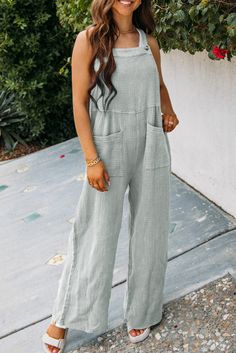 Gray Textured Wide Leg Overall with Pockets - Chic Meadow Boutique Loose Overalls, Pocket Jumpsuit, Solid Color Jumpsuits, Loose Jumpsuit, Weave Style, Pantalon Large, Casual Everyday, Outfit Casual, Wide Leg Jumpsuit