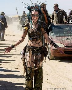 Wasteland weekend 2016 was awesome I have no idea how to describe how epic this was to me. Beautiful people, beautiful vehicles, loved the scenery, loved everything. I Smiled so much my face hurted and talked to so many people that I lost my voice.... Post Apocalyptic Outfit, Mad Max Costume, Apocalypse Outfit, Wasteland Weekend