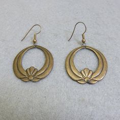 Fabulous Brass Egyptian Design Pierced Earrings Vintage Brass Hoop Earrings, Vintage Metal Earrings With Antique Finish, Retro Round Metal Earrings, Bronze Circular Brass Earrings, Vintage Brass Small Hoop Earrings, Vintage Antique Finish Drop Earrings, Antique Bronze Round Earrings, Bronze Circle Brass Earrings, Adjustable Brass Vintage Hoop Earrings