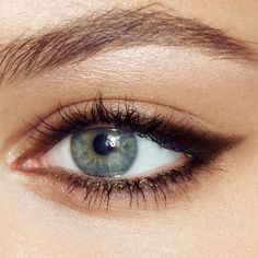 Soft dark brown eyeliner pencil Brown Eyeliner Pencil, Classic Eyeliner, Powdered Eyeliner, Maquillage On Fleek, Eyeliner Color, 얼굴 그리기, Brown Eyeliner, Smink Inspiration, Makijaż Smokey Eye