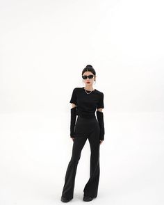 Flare pants that are easy to incorporate into this season's styling.

The gently flared silhouette enhances the lady mood.

The smooth material is soft to the touch, lightweight and comfortable to wear.

◾️Model
Height/Weight: 160cm/42kg
Try-on size: S

◾️Material
nylon




Size (cm)
Length
Waist
Hip
Around the thighs


S
102
52-64
78
46


M
103
56-68
82
48


L
104
60-72
86
50 Black Wide-leg Flares For Workwear, Elegant Black High-waisted Flare Pants, Elegant Black High-waisted Flares, Black Stretch High-waisted Flares, Elegant Black Flares For Night Out, Fitted Black Flares For Evening, Black Wide Leg Trousers In Elastane, Casual Black Flares For Night Out, Black Flare Wide Leg Pants