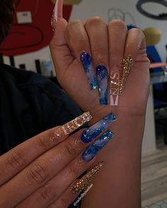 Stile Kylie Jenner, Blue Acrylic Nails, Glamour Nails, Long Acrylic Nails Coffin, Nails Only, Hair Skin Nails, Birthday Nails