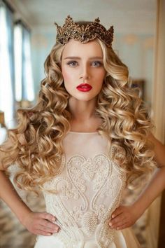 Bridal Crown, Wedding Tiara, Wedding Crown, Red Lipstick, Dark Beauty, Beauty Queens, Beauty Photography, Headdress, Hair Jewelry