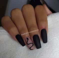 Medium Coffin Shape Nails Black, Nails With Snake Design, Edgy Nails Grunge, Nails With Snake, Nail Art Designs Black, Black Acrylic Nail Designs, Nails Grunge, Unghie Sfumate, Milky Nails