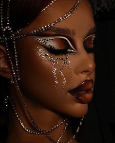 Egyptian Makeup Goddesses, African Makeup, Competition Makeup, Seductive Makeup, Egyptian Makeup, Rock Makeup, Goddess Makeup, Angel Makeup, High Fashion Makeup