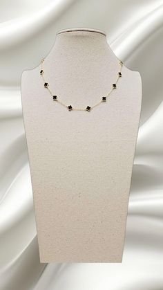 Small alhambra onyx inlay ten motives. This piece is very cute on. You will be amazed how beautiful it is in person. Such a classic style! 925 Silver 18K gold plated. Alhambra Charm Dimension: 0.25" Necklace Length: 16.5"+ 2". Total length: 18.5" Virginia Beach Va, Charm Necklaces, Virginia Beach, Chain Link Bracelet, Wedding Shop, Halloween Shopping, Charm Necklace, Necklace Etsy, Onyx