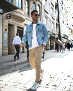 Top 10 Camisa Jeans by Kosta Williams (@kosta_williams) Dressy Casual Attire, Jean Jacket Outfits, Denim Jacket Outfit, Mens Fashion Rugged, Men Fashion Casual Outfits, Denim Jacket Men, Mens Casual Outfits