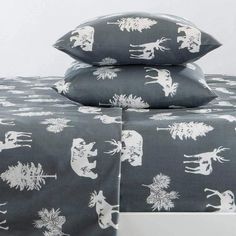 Forest Wildlife Microfiber Sheets in dark grey and white - Your Western Decor Bedroom Ideas Beach, Cabin Design Ideas, Lodge Bedding, Forest And Wildlife, Cabin Home, Bedding Sheets, Cozy Quilts, Rustic Lodge, Forest Animal