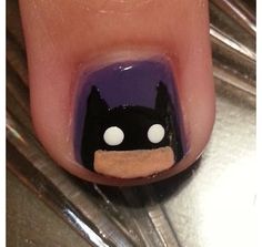 Batman Inspired Makeup, Batman Nails Aesthetic, Batman Nails Design, Star Wars Nails Simple, Batgirl Nails, South Park Nails, Cat Women Nails The Batman, Cool Easy Nails, Batman Nail Art