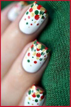 Christmas Confetti, Nail Art Noel, Xmas Nail Art, Confetti Nails, Dot Nail Art, Cute Christmas Nails, Dots Nails, Short Acrylic