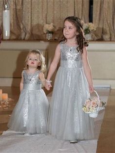 #silverflowergirldresses #flowergirldressessilver #longflowergirldresses #sequinsflowergirldresses Silver Flower Girl Dress, Sequin Flower Girl Dress, Girls Communion Dresses, Kids Frocks Design, Kids Dress Patterns, Wedding Girl, Girls Frock Design, Kids Gown