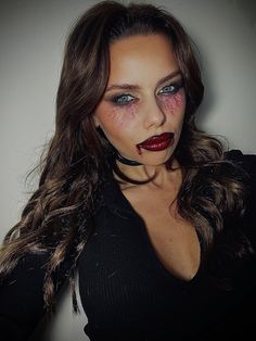 Vampire Eye Veins Makeup, Vampire Costume Easy Diy, Basic Vampire Makeup, Vampire Costume Women Halloween, Vampire Costume Aesthetic Makeup, Vampire Hair And Makeup, Simple Vampire Costume Women, Women’s Diy Vampire Costume