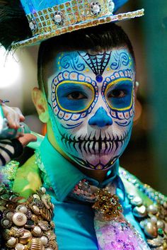 Day of the Dead - Dia de los Muertos in Mexico Festival Of The Dead, Dead Makeup, Day Of The Dead Art, Sugar Skull Makeup, Boy Face, La Rive, Skull Makeup, Halloween Boys, Trendy Makeup