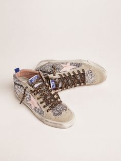 Size: 35-47 It comes with Dust box, Care manual, Tag, and Paper bag.Size Guide: Golden Goose Women, Golden Goose Sneakers Outfit, Golden Family, Exclusive Sneakers, Pink Star, Golden Goose Sneakers, Star Sneakers, Pink Stars, Sneakers Outfit