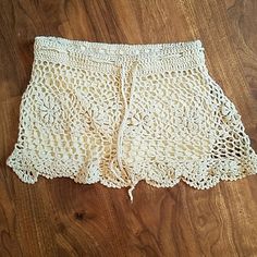 Creams Size M/L Short Never Worn Crochet Short, Womens Shorts, Cream, Crochet, Women Shopping, Color