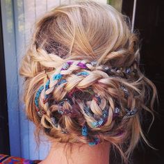 Braided up do, easy and practical Trenzas Updo, Bohemian Braids, Messy Braids, Stil Boho, Bohol, Braided Hair, Boho Braids, Braided Updo, Boho Hairstyles