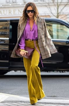 Leisure Outfits, Elegantes Outfit Damen, Trousers Outfit, Victoria Beckham Outfits, Summer City, Women Inspiration, Victoria Beckham Style, Color Combos Outfit, Victoria Fashion