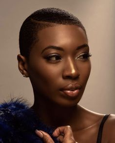 Nigerian Women Hairstyles, Honey Blonde Fade Black Women, Hair Clours, Short Twa Hairstyles, Natural Short Hair, Bald Hairstyles For Women, Fade Haircut Women, Women's Haircuts