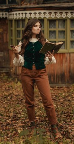 Renfaire Outfit Casual, Forest Explorer Outfit, Hobbit Style Clothes, History Bounding Outfits, Hobbit Core Fashion, Lord Of The Rings Inspired Outfits, Little Women Inspired Outfit, Hobbit Core Outfits, Cottagecore Pants Outfit