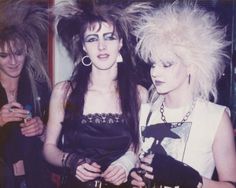 #goth #girls #big #hair #gothic #subculture #darksiders † KINDRED ♥ Dark Siders, Goth Subculture, 90s Goth, Trad Goth, Goth Look, Riot Grrrl