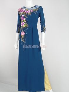 Áo dài xanh cổ vịt đính đá hoa eo Traditional Blue Ao Dai For Formal Occasions, Eos, Cold Shoulder, Shoulder Dress, Cold Shoulder Dress, Dresses With Sleeves, Size 12, Long Sleeve Dress, Maxi Dress