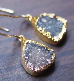 Old, but gold Estilo Hippie, Druzy Earrings, Druzy, My Jewellery, Jewelry Box, Jewelry Accessories