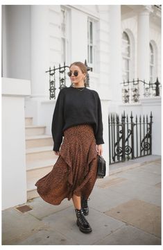 Rok Outfit, Midi Skirt Outfit, Look Rock, Bohol, Modest Clothing, Over Size, Skirt Midi, Business Outfit, Midi Skirts