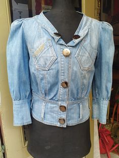 "Welcome! This is Amazing Jacket Guess Jeans Premium Size M 98% cotton // 2% Elastano In very good condition! Very original Measures: aprox. because is a bit elastic! - Shoulder to shoulder: 14.96\" (38 cm) - Slevees: 19.68\" (50 cm) - Chest: 39.37\" (100 cm) - Total Long: 20.07\" (51 cm) Thanks for stopping by!!IMPORTANT: Due to the delicate situation We're all going through, and in order to keep the safety of courier workers too, all orders will be dispatched when alert sanitary finished. You Retro Fitted Button-up Denim Jacket, Retro Denim Jacket For Spring Workwear, Retro Fitted Denim Jacket For Workwear, Retro Fitted Denim Jacket, Retro Fitted Denim Jacket With Button Closure, Sewing Denim, Denim Inspiration, Jacket Denim, Button Jacket