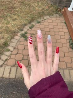 Christmas Nails Aesthetic Red, Christmas Nails Asthetics, Christmas Nails2022, Soft Girl Christmas Nails, Christmas Nails Aesthetic, Red Christmas Nails 2022, Trend Prediction, Nail Noel, Christmas Nail Colors