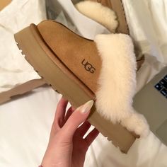 In Chestnut, Size 5 Unworn, Prestige Condition Fluffy Ugg Slides Outfits, Uggs Slippers Aesthetic, Uggs Slippers, Platform Ugg, Cute Uggs, Pretty Sneakers, Cozy Wear, Luxury Boots, Christmas Shoes