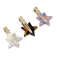 Feel glam before you get glam! Our Star Creaseless Hair Clips are perfect for holding up bangs/flyaways/freshly styled hair for your daily beauty routine. Made with 100% eco-friendly acetate and engraved with our signature Silknlove heart. These clips are slip-resistant and featured in 3 gorgeous iridescent colors. WAYS TO USE: Push back hair for makeup/beauty routine Cute enough to use as a hair barrette/ hair accessory Setting curls/pinning finger waves Tame unruly flyaways/baby hair around th Creaseless Hair Clips, 2000s Hair, Styled Hair, Finger Waves, Daily Beauty Routine, Get Glam, Sore Eyes, Hair Accessories Set, Hair Locks