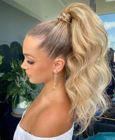 High Pony With Volume, High Pony Tailed Hairstyle Wedding, High Pony Bridal Hair, High Pony Bridesmaid Hair, Ponytail Styles For Wedding, High Volume Ponytail