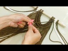 Macrame Plant Wall, Simple Macrame Wall Hanging, Plant Wall Hanging, Easy Macrame, Macrame Wall Hangings, Simple Macrame, Hanging Plant Wall, Knots Tutorial