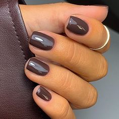 Chocolate Chrome Nails Short, Chocolate Chrome Nails, Summer 2023 Nail Trends, Hottest Nail Designs, Short Fall Nail Designs, Short Fall Nail, 2023 Nail, Autumn Look