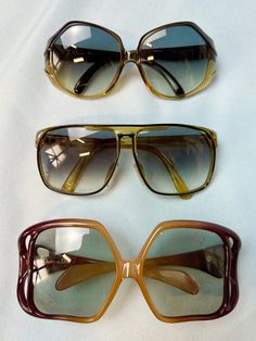 Big Sunglasses Women, 1970s Sunglasses, 70s Sunglasses, Funky Glasses, Brand Color Palette, Dior Sunglasses, Vintage Glasses, Mode Inspo, Jewelry Inspo