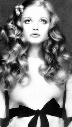 Ewa Aulin, 1970s Hairstyles, The Cardigans, Vogue Italia, Vintage Hairstyles, Vintage Beauty, Pretty Woman, Hair Inspo, Pretty People